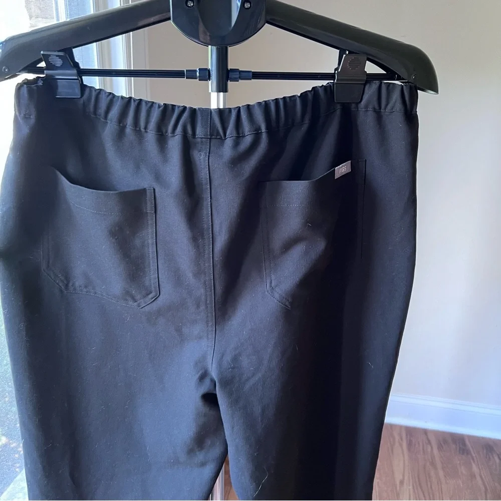 Figs Men's Black Scrub Pants with Gray Drawstring